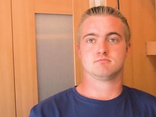 Brunette slut meets just to fuck