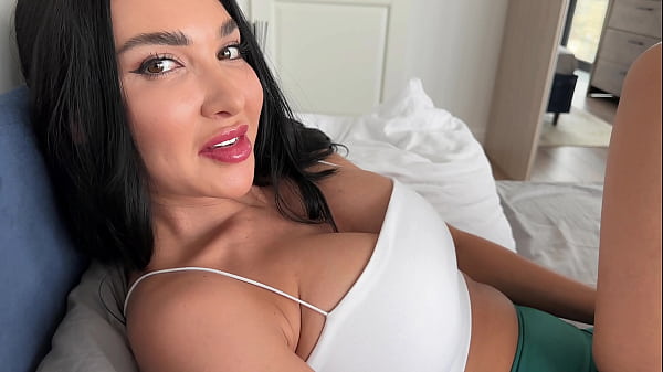 Sharing a Bed with My Hot Step Sister – Family Therapy